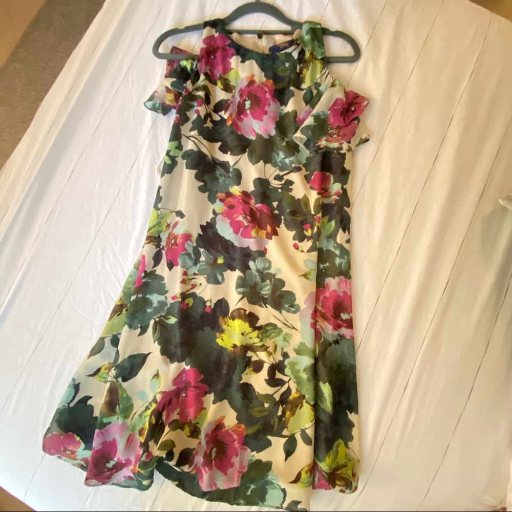 Just…Taylor Flutter Sleeve Floral Cocktail Dress